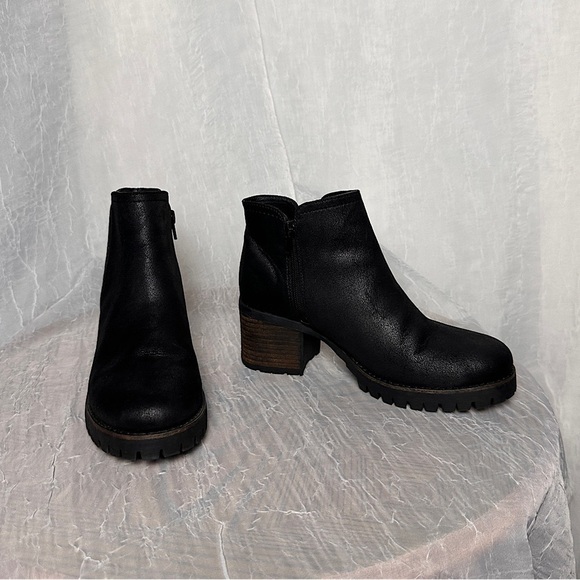 Carlos by Carlos Santana Black w/ Brown Chunky Block Heel Ankle Boots Gill - Picture 12 of 16